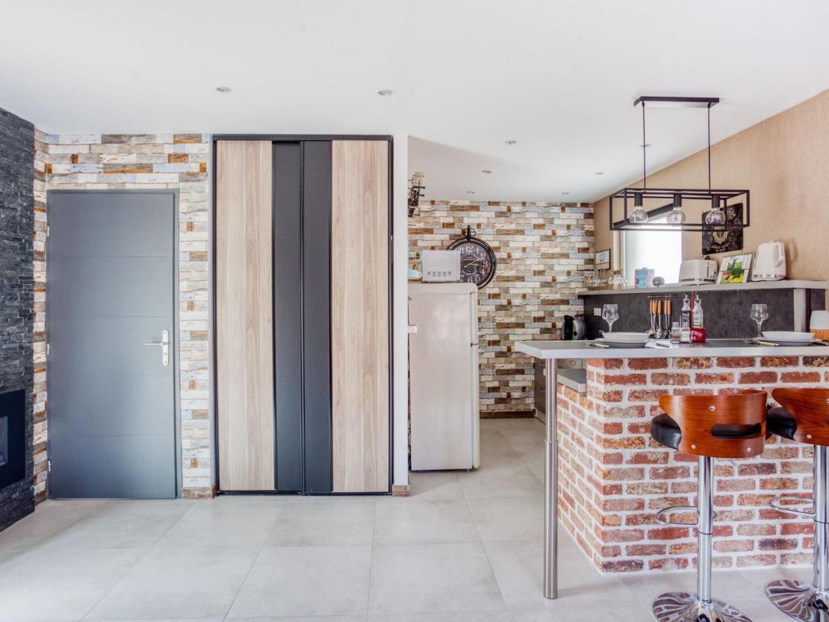 Cosy Apartment in Eperlecques with Fireplace Chambre photo
