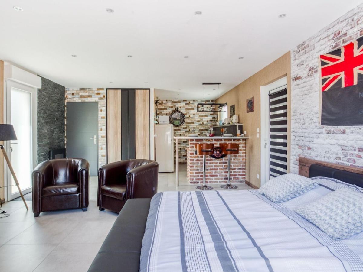 Cosy Apartment in Eperlecques with Fireplace Chambre photo